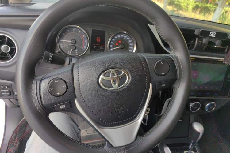 Used Toyota Corolla 2017 Revised Version 1.2T S-CVT GL-i Leather Edition Steering Wheel