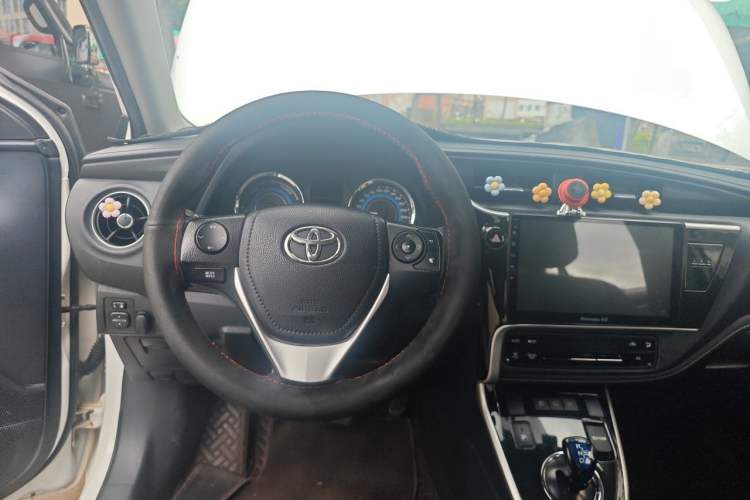 Used Toyota Corolla 2017 Revised Dual-Engine 1.8L E-CVT Leading Edition Steering Wheel