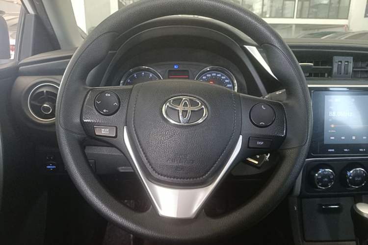 Used Toyota Corolla 2017 Revised Version 1.2T S-CVT GL-i Steering Wheel
