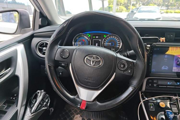 Used Toyota Corolla 2017 Revised Dual-Engine 1.8L E-CVT Leading Edition Steering Wheel