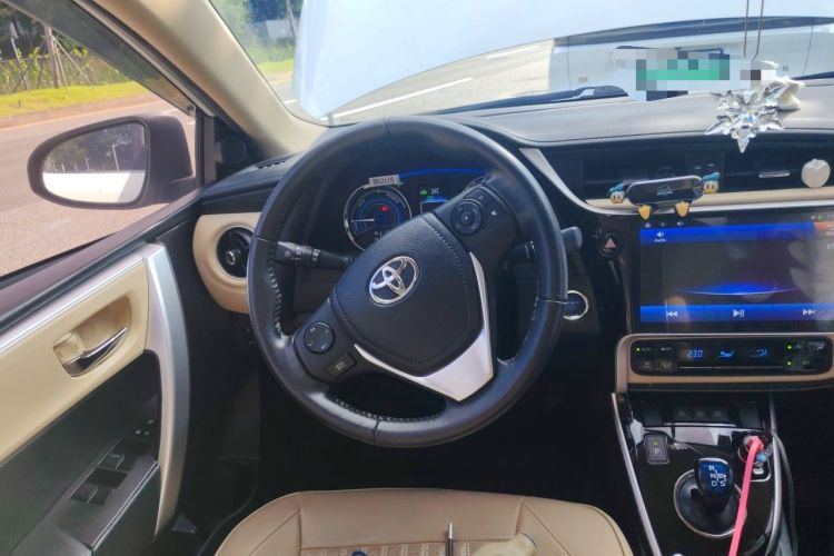 Used Toyota Corolla 2017 Revised Dual-Engine 1.8L E-CVT Elite Edition Steering Wheel
