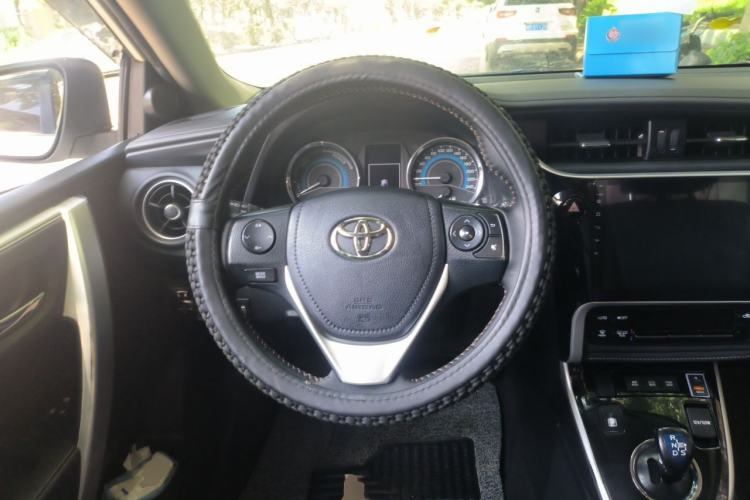 Used Toyota Corolla 2017 Revised Dual-Engine 1.8L E-CVT Elite Edition Steering Wheel