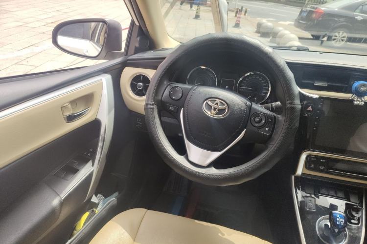 Used Toyota Corolla 2017 Revised Dual-Engine 1.8L E-CVT Leading Edition Steering Wheel