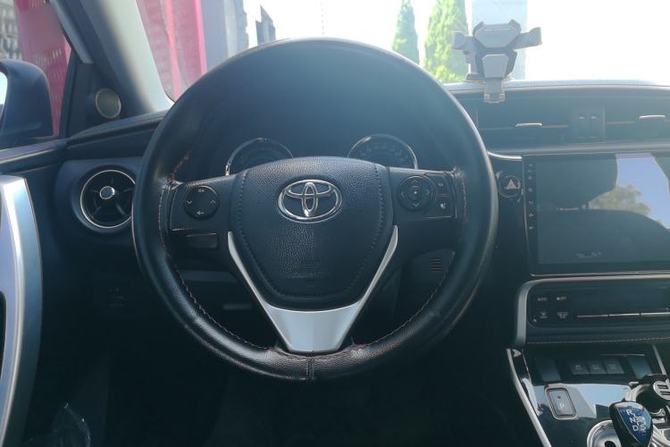 Used Toyota Corolla 2017 Revised Dual-Engine 1.8L E-CVT Elite Edition Steering Wheel