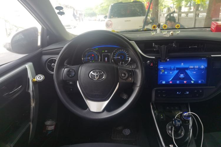 Used Toyota Corolla 2017 Revised Dual-Engine 1.8L E-CVT Leading Edition Steering Wheel