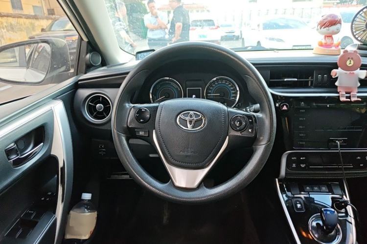 Used Toyota Corolla 2017 Revised Dual-Engine 1.8L E-CVT Leading Edition Steering Wheel