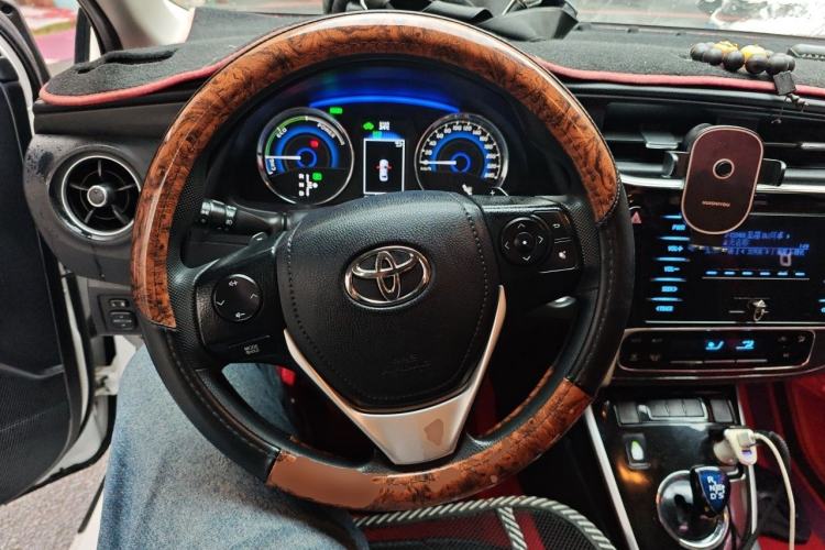 Used Toyota Corolla 2017 Revised Dual-Engine 1.8L E-CVT Leading Edition Steering Wheel