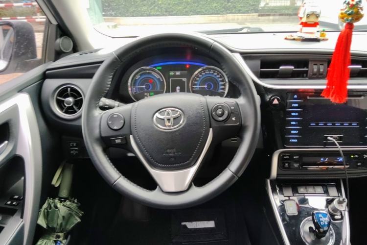 Used Toyota Corolla 2017 Revised Dual-Engine 1.8L E-CVT Elite Edition Steering Wheel