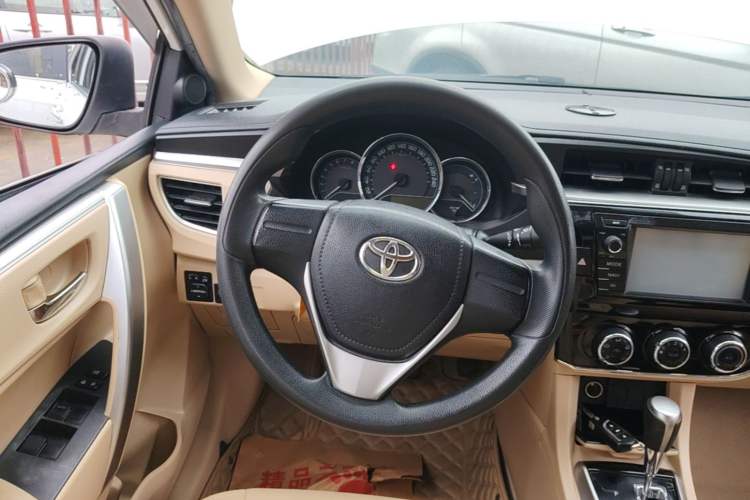 Used Toyota Corolla 2017 Revised Version 1.6L S-CVT GL Steering Wheel