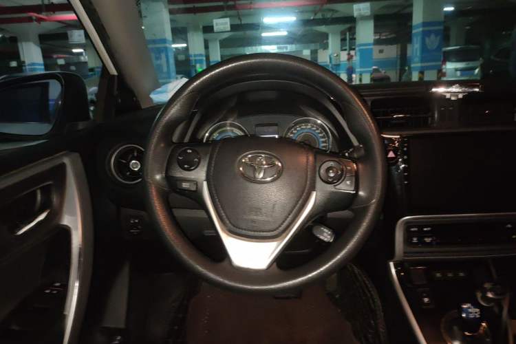 Used Toyota Corolla 2017 Revised Dual-Engine 1.8L E-CVT Leading Edition Steering Wheel