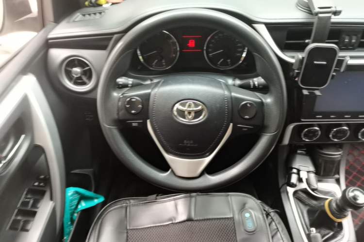 Used Toyota Corolla 2017 Revised Version 1.2T Manual GL-i Steering Wheel