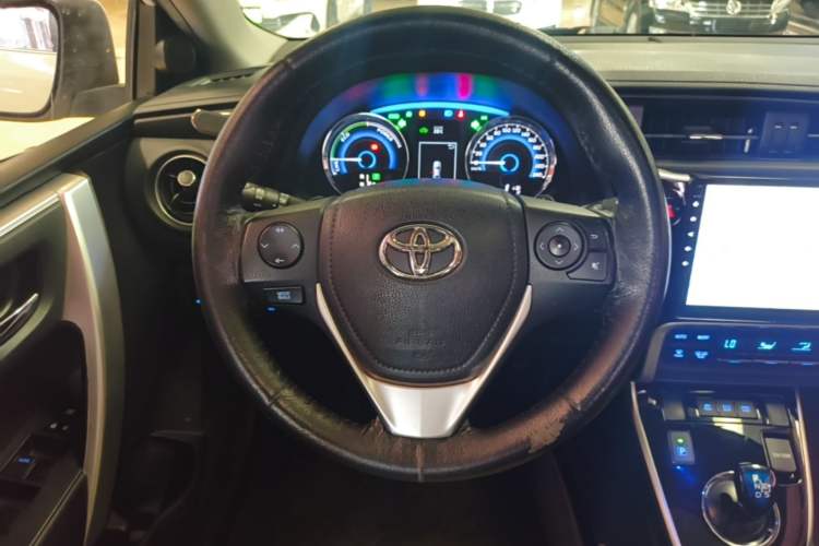 Used Toyota Corolla 2017 Revised Dual-Engine 1.8L E-CVT Elite Edition Steering Wheel
