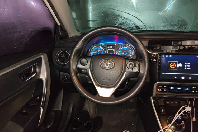 Used Toyota Corolla 2017 Revised Dual-Engine 1.8L E-CVT Leading Edition Steering Wheel