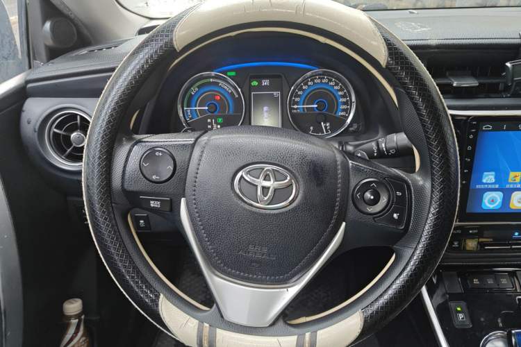 Used Toyota Corolla 2017 Revised Dual-Engine 1.8L E-CVT Leading Edition Steering Wheel