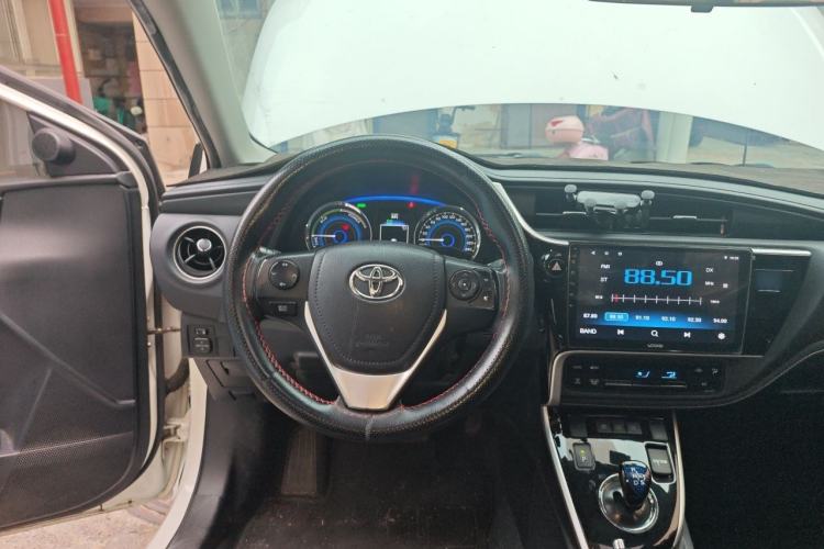 Used Toyota Corolla 2017 Revised Dual-Engine 1.8L E-CVT Elite Edition Steering Wheel