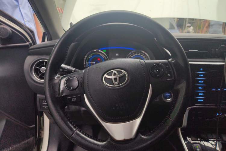 Used Toyota Corolla 2017 Revised Dual-Engine 1.8L E-CVT Elite Edition Steering Wheel
