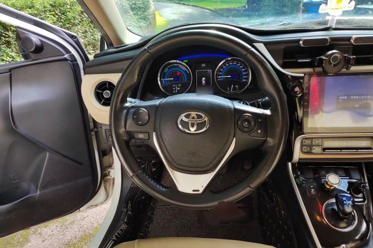 Used Toyota Corolla 2017 Revised Dual-Engine 1.8L E-CVT Elite Edition Steering Wheel
