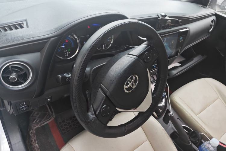 Used Toyota Corolla 2017 Revised Dual-Engine 1.8L E-CVT Leading Edition Steering Wheel