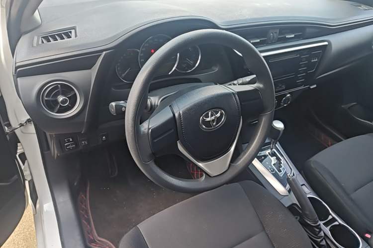 Used Toyota Corolla 2017 Revised Version 1.2T S-CVT GL Steering Wheel