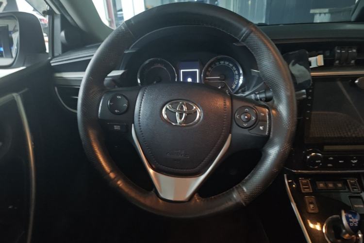 Used Toyota Corolla 2017 Revised Dual-Engine 1.8L E-CVT Elite Edition Steering Wheel
