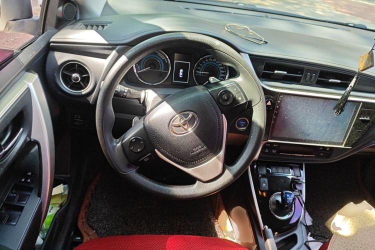 Used Toyota Corolla 2017 Revised Dual-Engine 1.8L E-CVT Leading Edition Steering Wheel