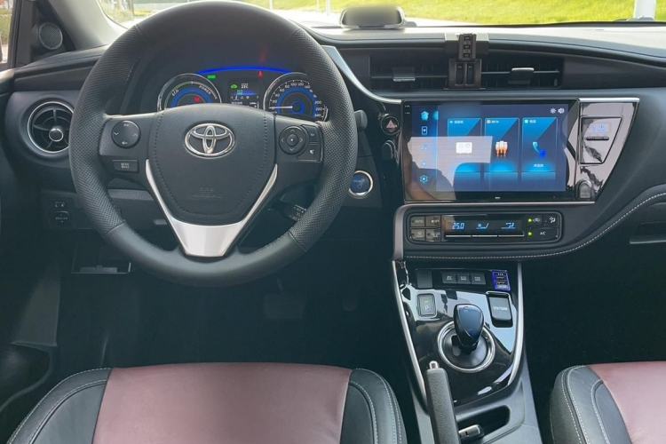 Used Toyota Corolla 2017 Revised Dual-Engine 1.8L E-CVT Elite Edition Steering Wheel