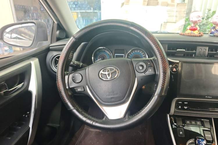 Used Toyota Corolla 2017 Revised Dual-Engine 1.8L E-CVT Elite Edition Steering Wheel