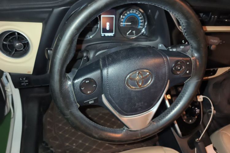 Used Toyota Corolla 2017 Revised Dual-Engine 1.8L E-CVT Leading Edition Steering Wheel