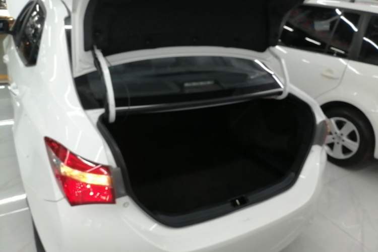 Used Toyota Corolla 2017 Revised Version 1.2T S-CVT GL Trunk