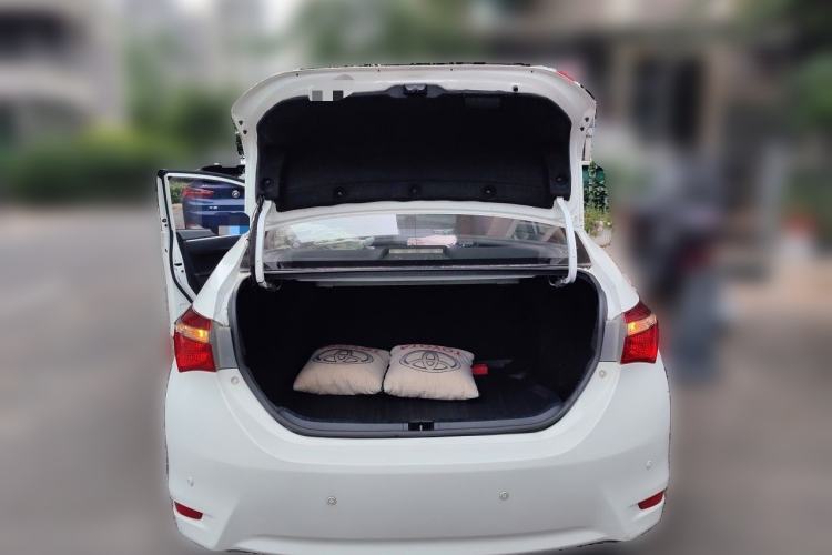 Used Toyota Corolla 2017 1.6L CVT GL Trunk