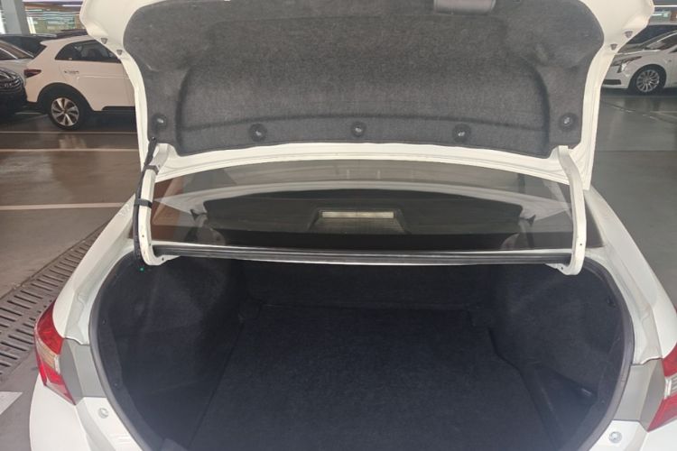 Used Toyota Corolla 2017 1.6L CVT GL Trunk