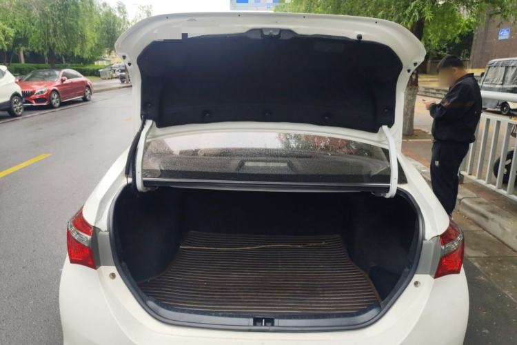 Used Toyota Corolla 2017 Revised Version 1.6L S-CVT GL Trunk