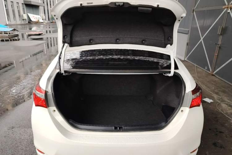 Used Toyota Corolla 2017 Revised Version 1.2T S-CVT GL Trunk