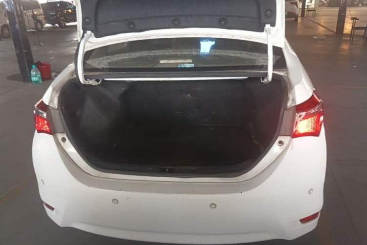 Used Toyota Corolla 2017 Revised Version 1.2T S-CVT GL Trunk