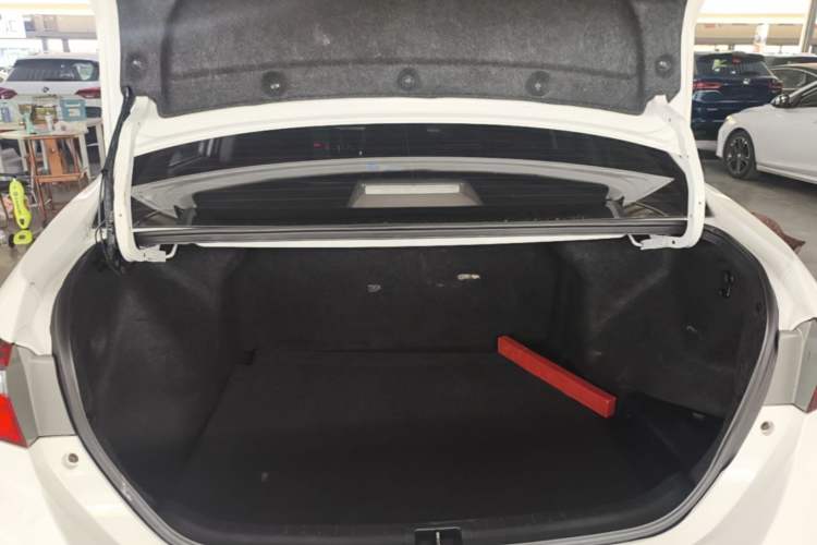 Used Toyota Corolla 2017 Revised Version 1.6L S-CVT GL Trunk