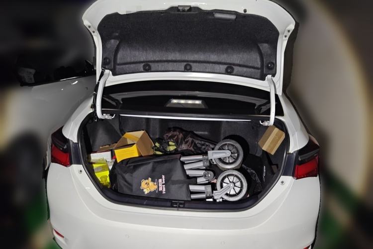 Used Toyota Corolla 2017 Revised Dual-Engine 1.8L E-CVT Elite Edition Trunk