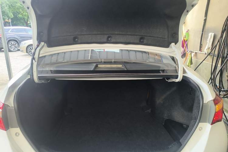 Used Toyota Corolla 2017 Revised Version 1.2T S-CVT GL Trunk