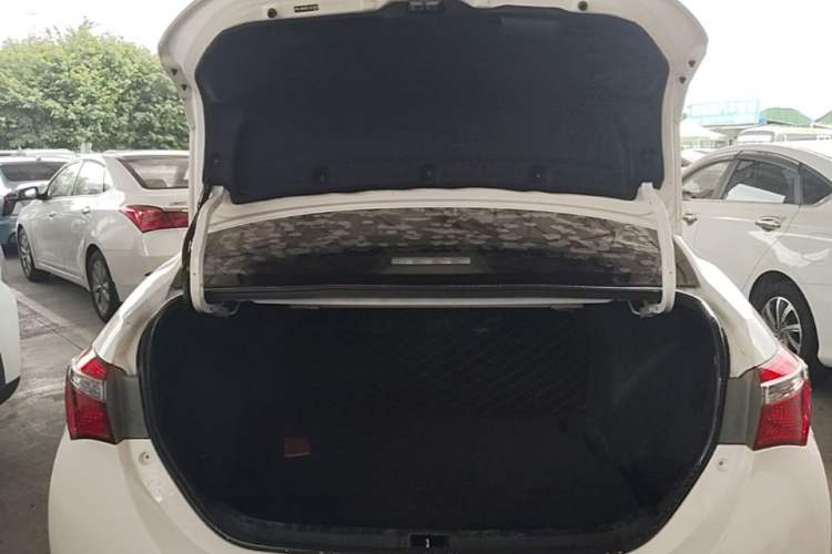 Used Toyota Corolla 2017 Revised Version 1.2T S-CVT GL Trunk