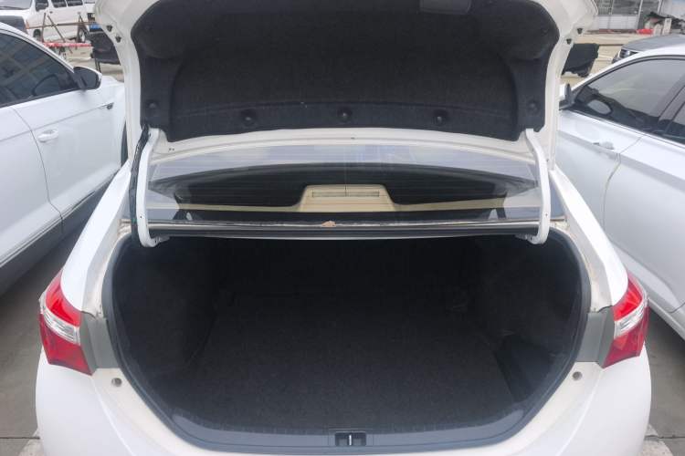 Used Toyota Corolla 2017 1.6L CVT GL Trunk