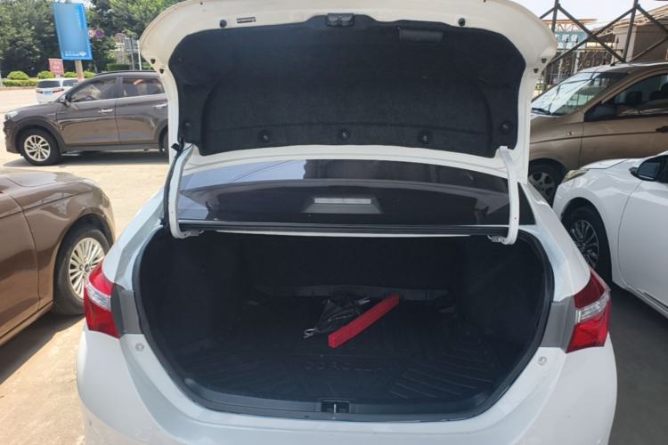 Used Toyota Corolla 2017 1.6L CVT GL Trunk
