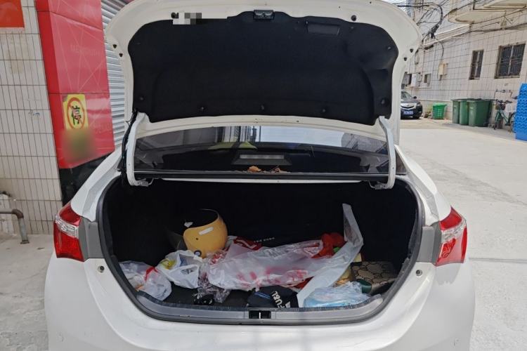 Used Toyota Corolla 2017 1.6L CVT GL Trunk