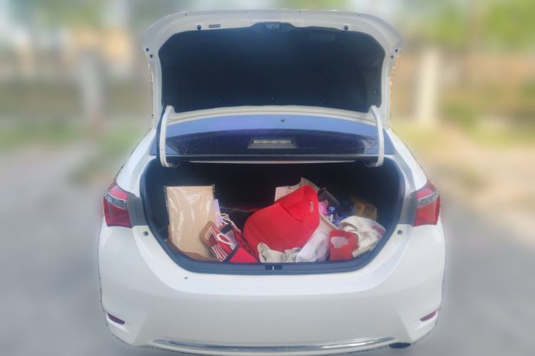 Used Toyota Corolla 2017 Revised Version 1.2T S-CVT GL Trunk