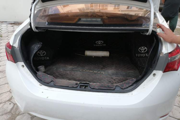 Used Toyota Corolla 2017 1.2T CVT GL Trunk