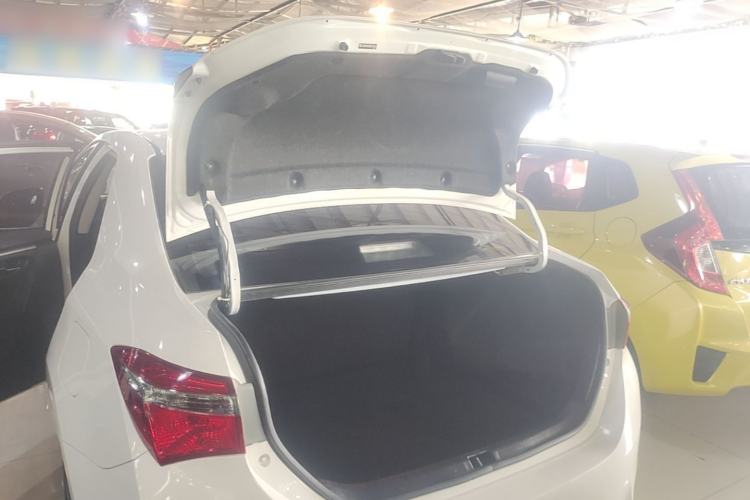 Used Toyota Corolla 2017 Revised Version 1.2T S-CVT GL Trunk