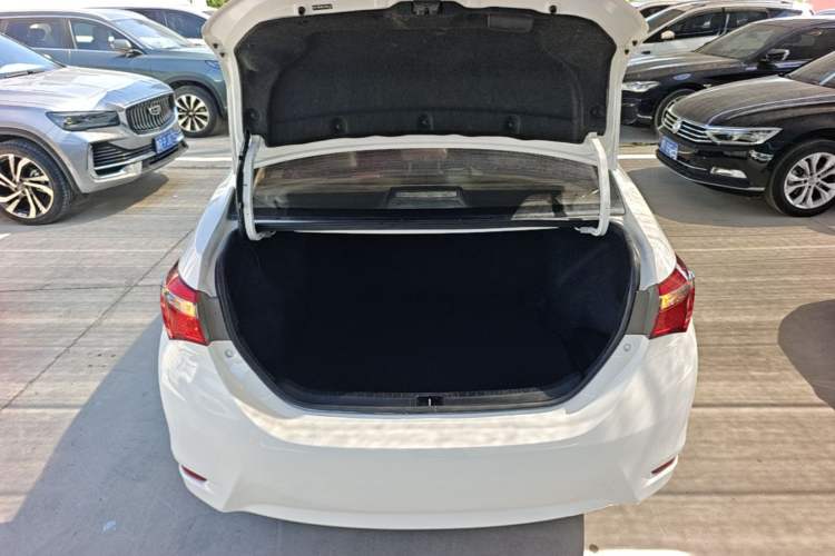 Used Toyota Corolla 2017 Revised Version 1.2T S-CVT GL Trunk