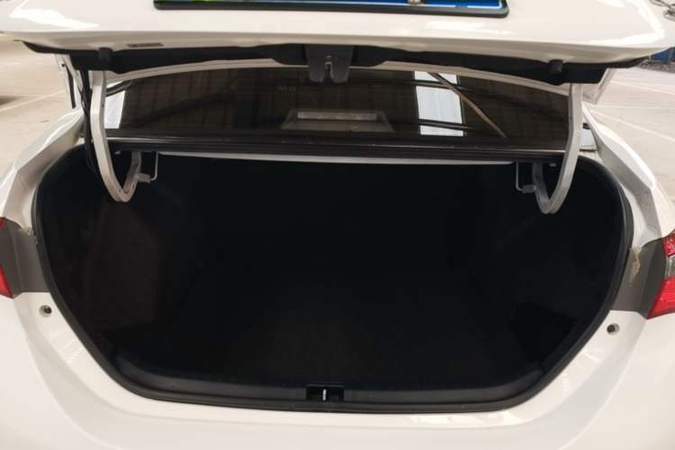 Used Toyota Corolla 2017 Revised Version 1.2T S-CVT GL Trunk