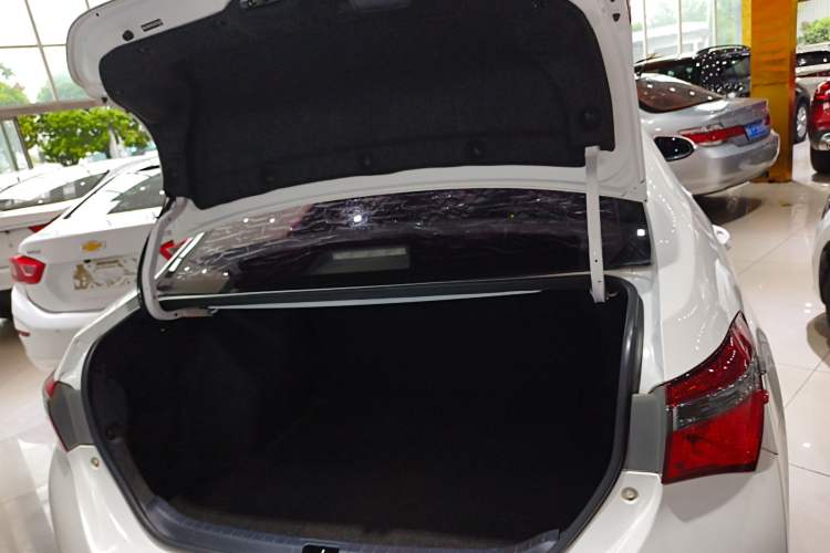 Used Toyota Corolla 2017 Revised Version 1.2T S-CVT GL Trunk