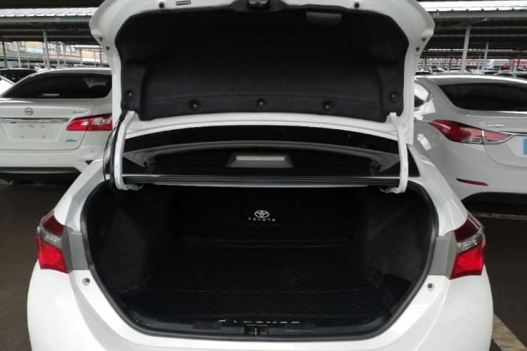 Used Toyota Corolla 2017 Revised Version 1.2T S-CVT GL Trunk
