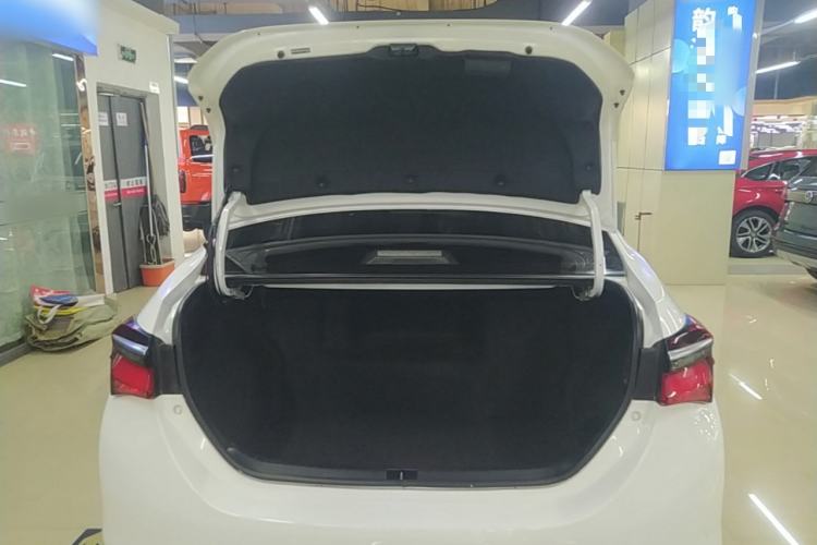 Used Toyota Corolla 2017 Revised Dual-Engine 1.8L E-CVT Leading Edition Trunk