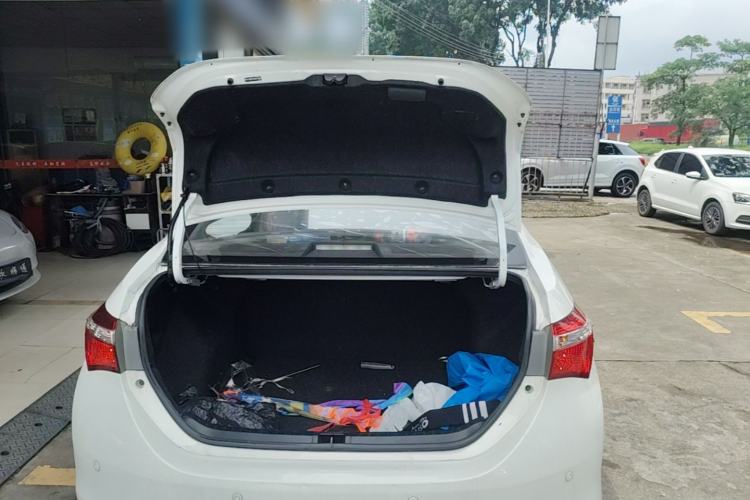 Used Toyota Corolla 2017 1.6L CVT GL Trunk